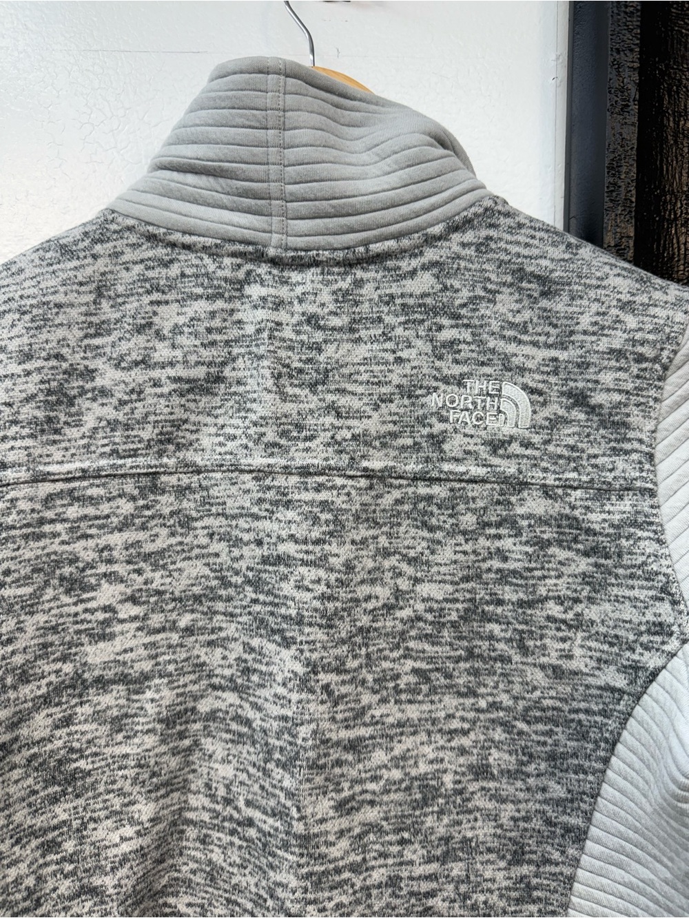 The North Face Light Gray Heathered Fleece Jacket - Picture 6 of 6